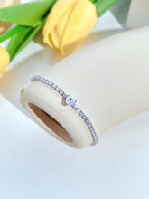 Endless Love Silver Heart Bracelet