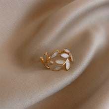 White leaf branch ring