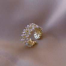 Gold white pearls ring