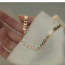 Leafy Luxe Pearl Bracelet