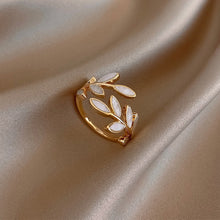 White leaf branch ring
