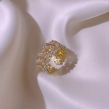 Gold white pearls ring