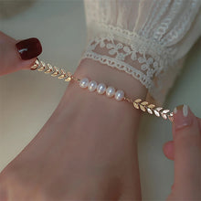 Leafy Luxe Pearl Bracelet